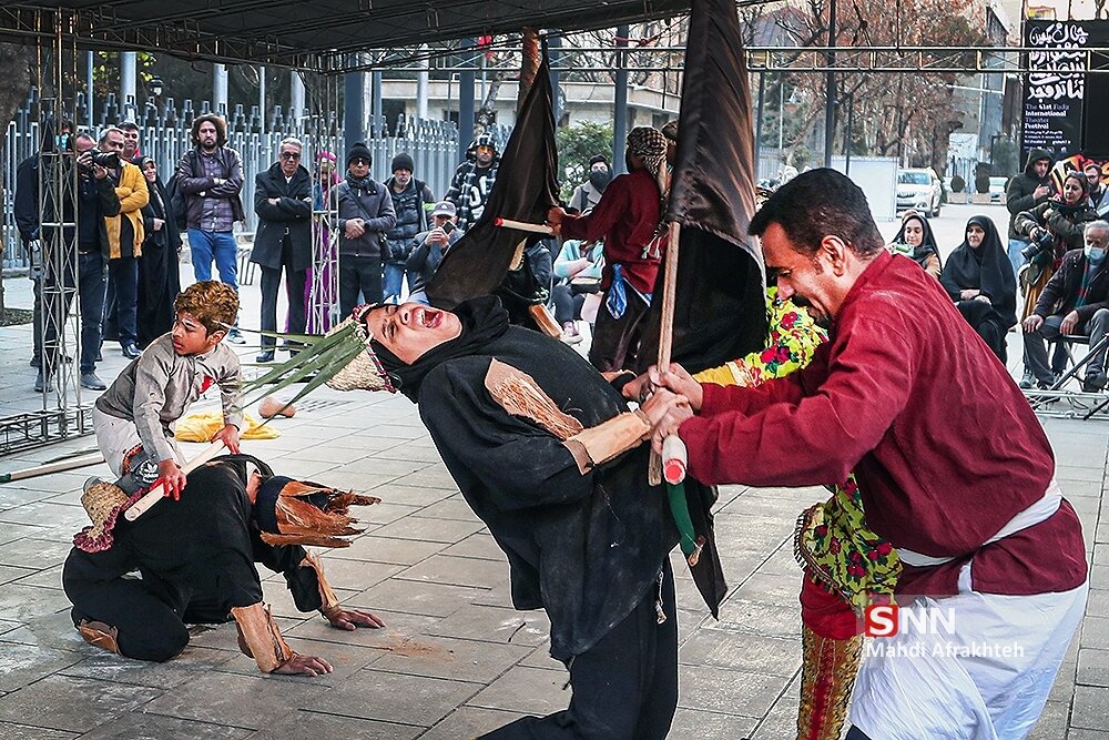 تصاویری متفاوت از اجراهای خیابانی جشنواره تئاتر فجر