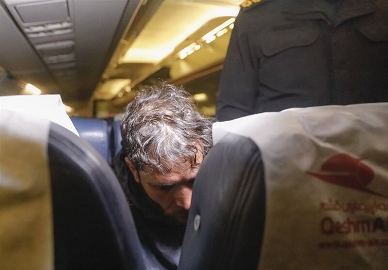 اولین تصاویر از بازداشت حسن فیروزی در قشم | لحظه انتقال به تهران