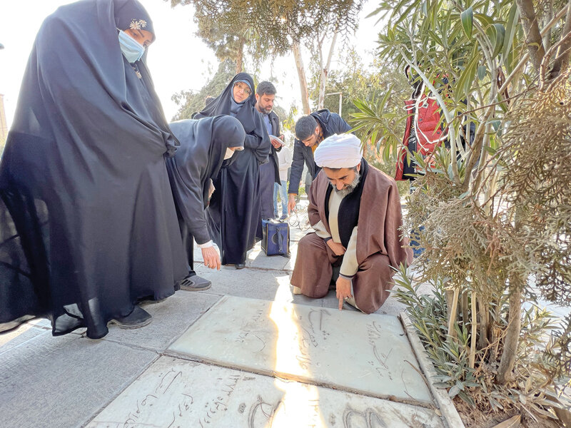 هزار قصه نهفته در یک قبرستان