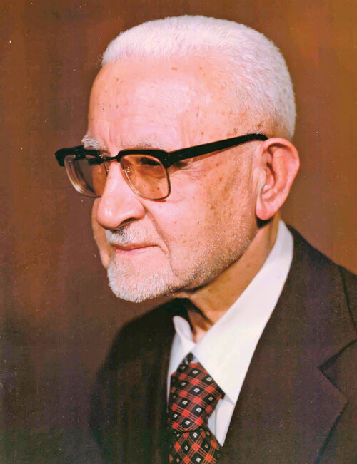 هزار قصه نهفته در یک قبرستان