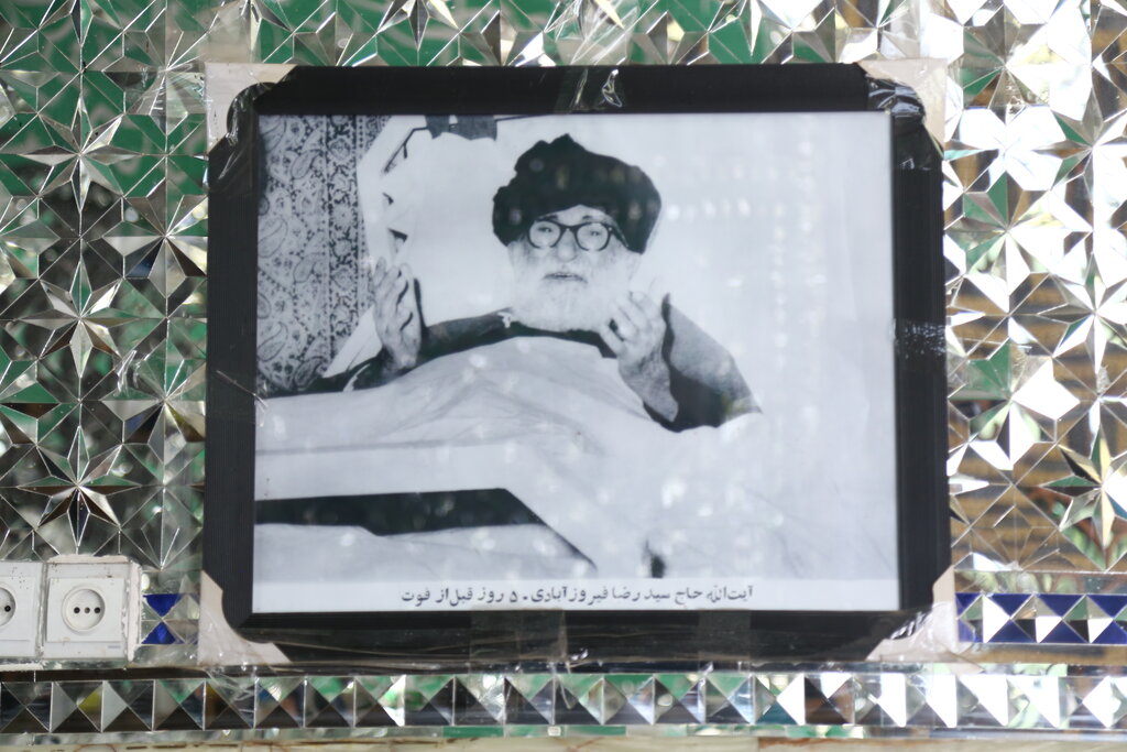 مردی از قریه فیروزآباد که با حقوق نمایندگی مجلس بیمارستان ساخت