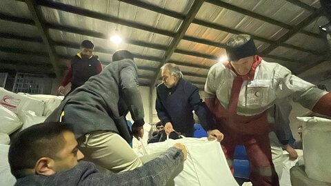 ۷۰ تن اقلام امدادی در حال بارگیری در باند فرودگاه مهرآباد برای ارسال به خوی