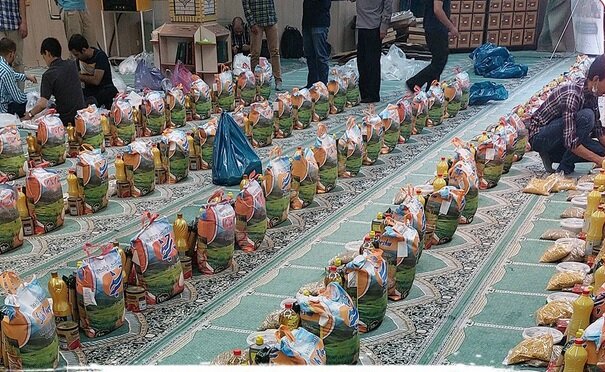 خدمترسانی جوانان شریف در صبح امید | جوانان شریف از هیچ خدمتی غافل نمیشوند