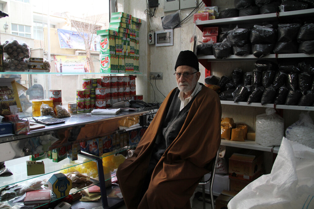 قهرمان محله | چرا بانی راهاندازی تعاونیاسلامی ترور شد؟ | حضرت آقا اولین کسی بود که به عیادتم آمد