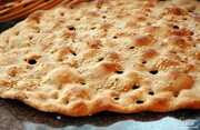 توزیع نان کامل در ۱۷ نانوایی شیراز برای اولین بار در کشور | مهمترین عامل ضد سرطان گندم را فدای سفید شدن نان کرده ایم