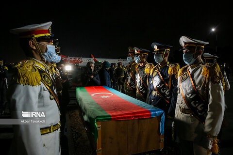 انتقال مجروحان حادثه سفارت آذربایجان به باکو