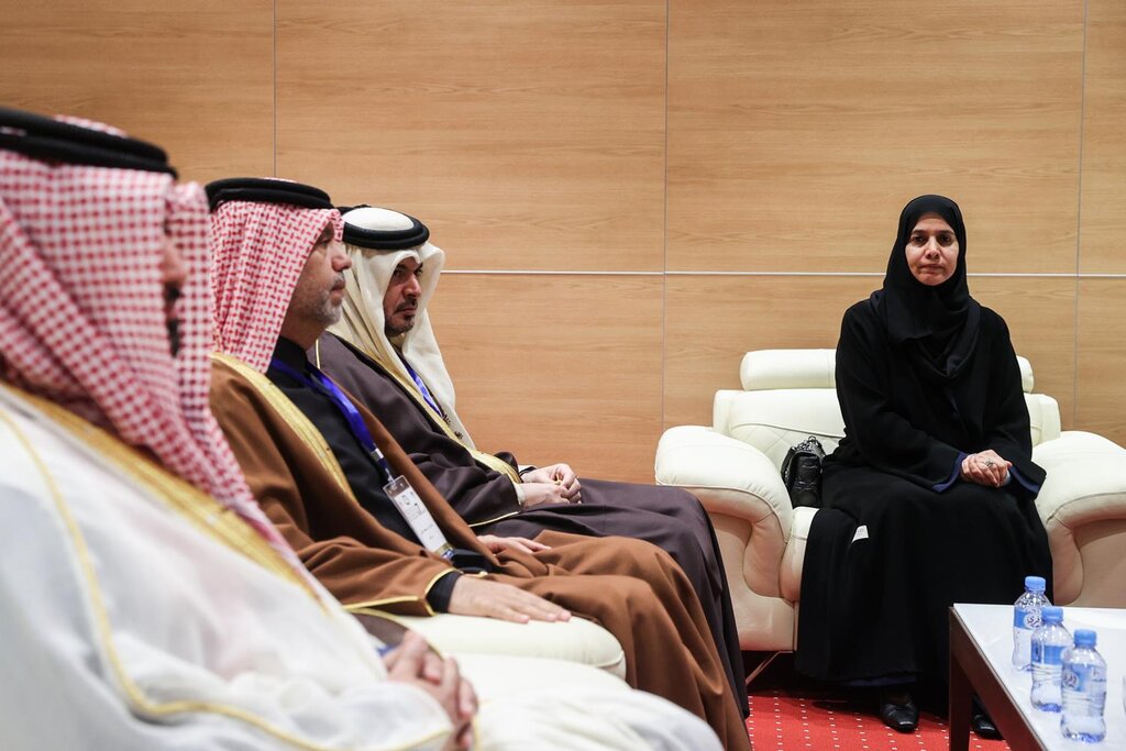 تصاویر ا  این زن نایب رئیس مجلس قطر است؛استایل متفاوت و رایزنی‌های این زن مسلمان در گفتگو با هیات ایرانی را ببینید