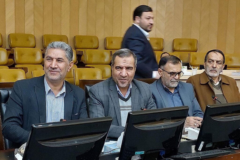 تصاویر ا رادان به بهارستان رفت ؛ نشست مشترک فرمانده فراجا و فراکسیون انقلاب