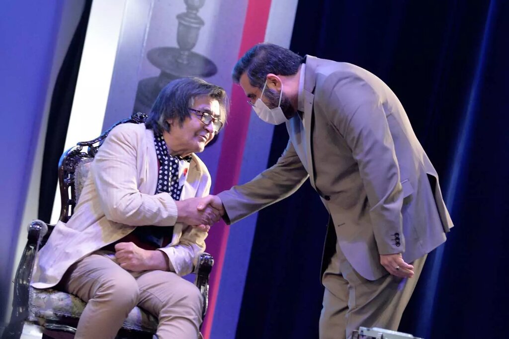 مروری بر ۵ سال اختتامیه تئاتر فجر در روز اختتامیه چهلویکم| از چهرههای مطرح تا کرونا