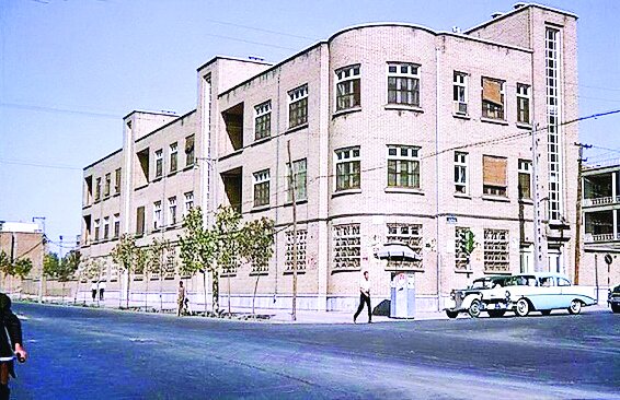 اقتصادیترین خیابان تهران را بشناسید | والاستریت ایران قرار بود کجا راه بیفتد؟