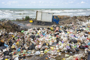 تصاویر | این ساحل دریای خزر بوی تعفن می‌دهد | شیرآبه زباله‌ ها وارد آب و شالیزار می شود | سایت زباله ۲۰ متر تا دریا