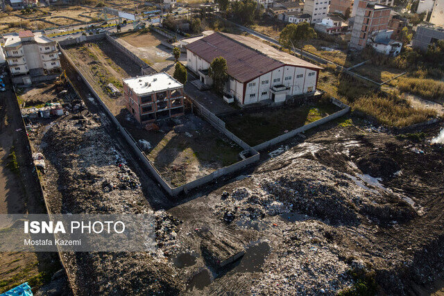 تصاویر | این ساحل دریای خزر بوی تعفن می دهد | شیرآبه زباله ها وارد آب و شالیزار می شود | سایت زباله ۲۰ متر تا دریا
