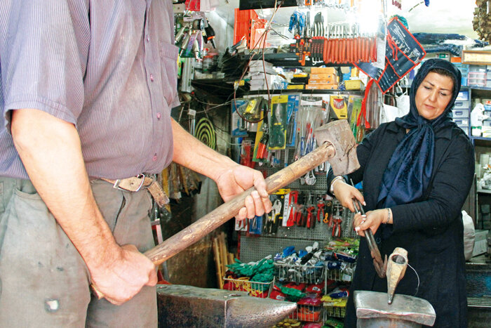 این چلنگری را یک خانم مدیریت میکند | آمدم، ایستادم و توانستم