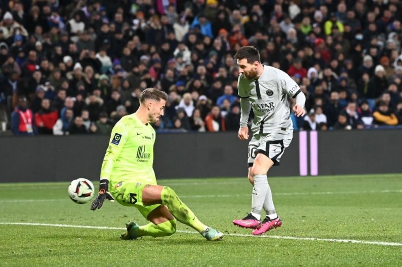 تصاویر | مسی رکورد بزرگ را از دست رونالدو گرفت | فریم به فریم با رکوردشکنی جدید ابرستاره آرژانتینی