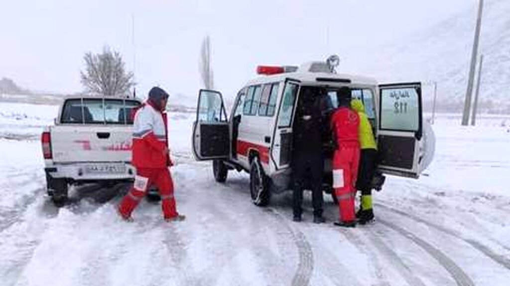 امدادرسانی هلال احمر در برف
