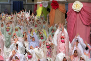 ببینید | همخوانی دیدنی سرود «جشن فرشته‌ها» در حضور رهبر انقلاب