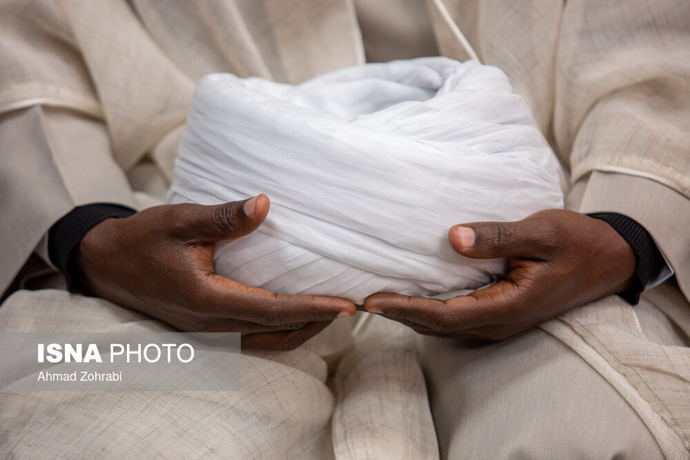 تصاویری متفاوت ا ز عمامه گذاری طلاب همزمان با میلاد امیرالمومنین(ع)