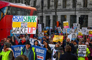 بریتانیا با بزرگترین اعتصاب کارکنان مراقبت بهداشتی مواجه است