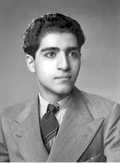 خاندان ایرانخوار | از زمینخواری و کارخانهخواری تا سهامخواری