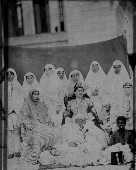 پوشش بانوان در ایران باستان چگونه بود؟ | از چادر و چاقچور تا جوراب ماهوت ناصری