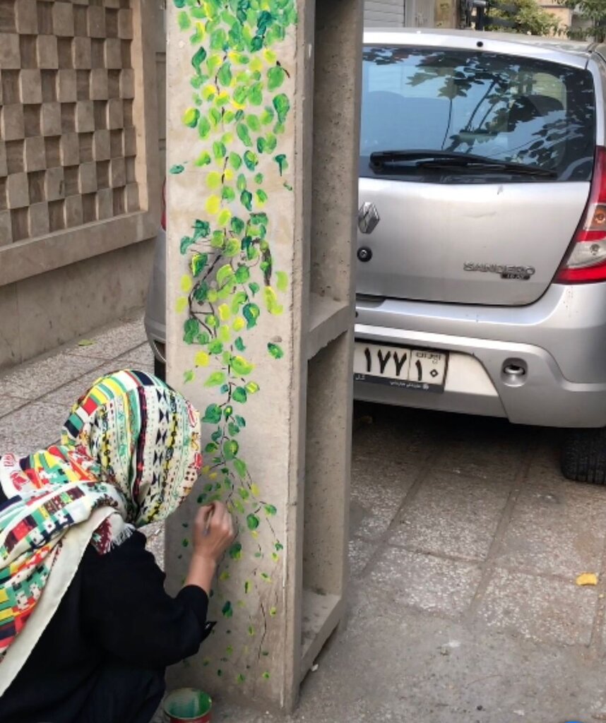 بانوی مهربان امیرآبادی رنگ زندگی بر درودیوار محله میپاشد | قرار ما هر جمعه، ٢ بعداز ظهر