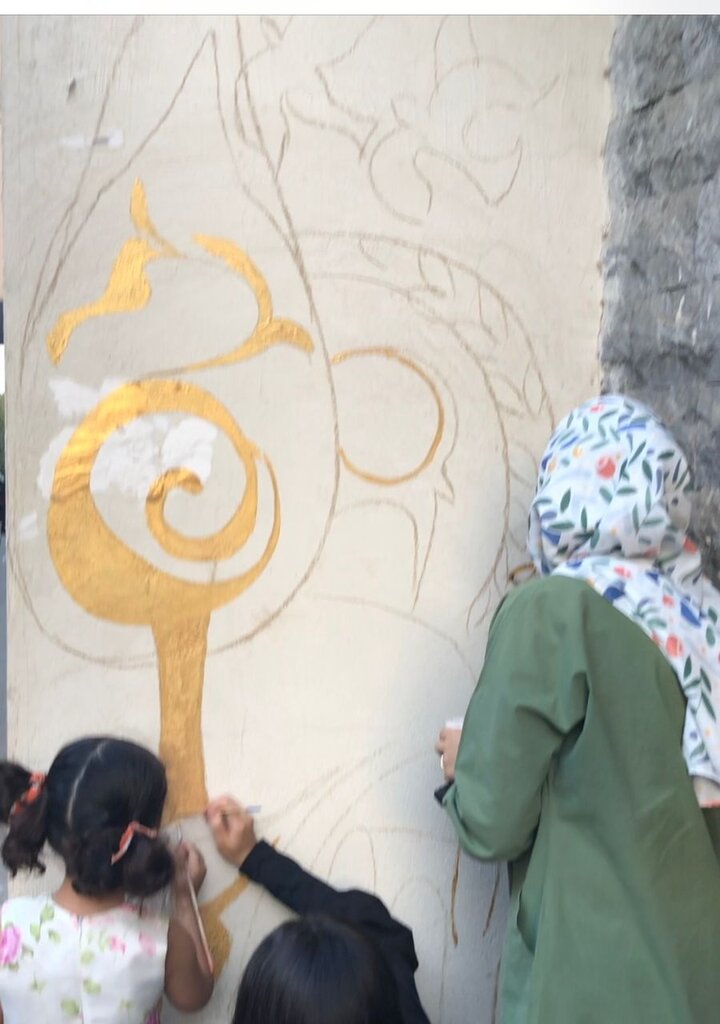 بانوی مهربان امیرآبادی رنگ زندگی بر درودیوار محله میپاشد | قرار ما هر جمعه، ٢ بعداز ظهر