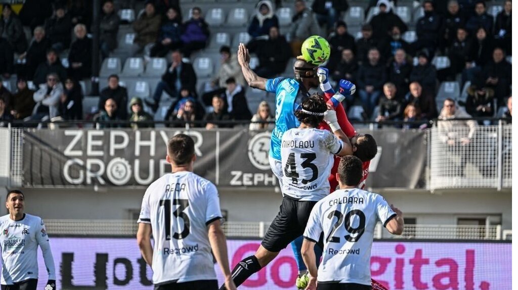 عکس| رکورد بالاترین پرش رونالدو شکسته شد | گل شگفتانگیز ستارهای که پرواز کرد!
