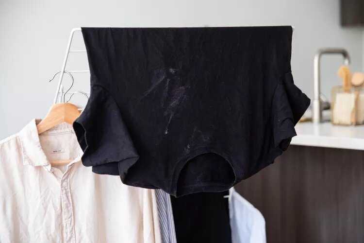 کاربرد باورنکردنی سرکه سفید در شستن لباس | به این ۱۰ دلیل برای شست‌وشوی لباس از سرکه استفاده کنید