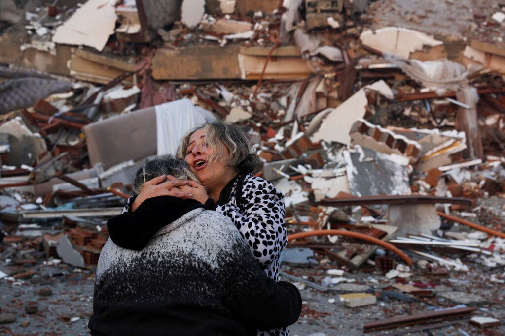 جستجو برای بازماندگان زمین‌لرزه ویرانگر ترکیه-سوریه ادامه دارد| شمار تلفات از ۷۸۰۰ نفر گذشت