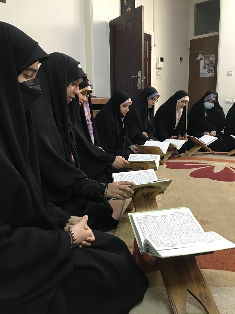 جمع حافظان قرآن در این مسجد جمع است | تربیت نسل به نسل حافظان قرآن