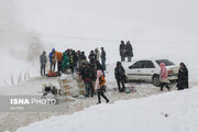 بارش برف راه ارتباطی ۲۰۰ روستای دلفان را مسدود کرد