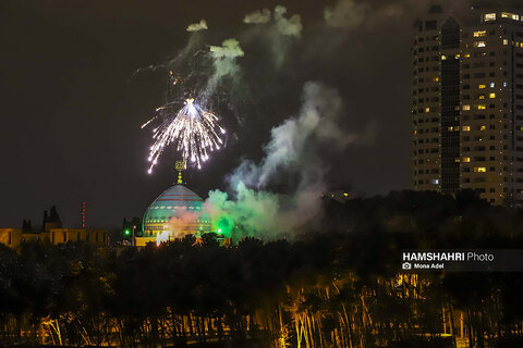 آتش بازی در برج آزادی و برج میلاد به مناسبت 22 بهمن