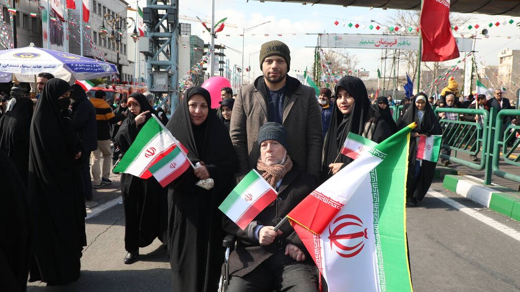 منطقه ۹ میزبان راهپیمایان ۲۲ بهمن | حماسه حضور مردم در قدمگاه امام(ره) را ببینید