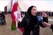 ببینید | سفر این زن جوان از لندن به تهران برای راهپیمایی ۲۲ بهمن! | خواستم پوز مصی قمی‌ کلا و علی کریمی‌ها رو زمین بزنم