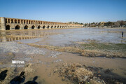 تصاویر | واکنش اصفهانی‌ها به جاری شدن آب در زاینده‌رود