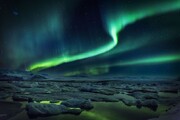 تصاویری زیبا و آرامش‌بخش از شفق قطبی | این پدیده زیبا چگونه ایجاد می‌شود؟