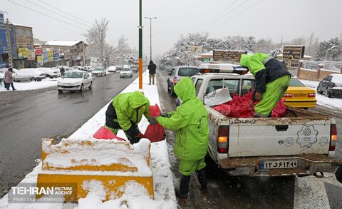 عملیات برف‌روبی در تهران