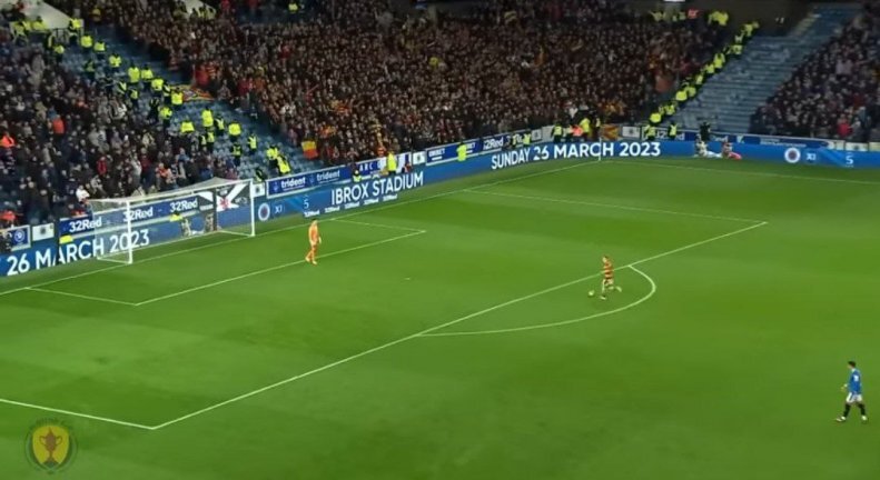 تصاویر | گل ناجوانمردانه و آشتی جوانمردانه | فریم به فریم با یکی از عجیبترین بازیهای دنیای فوتبال