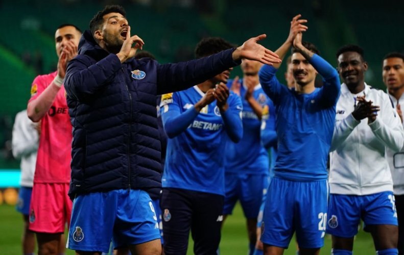 تصاویر | حرکت طارمی با دو دست روی اعصاب دشمنان پرتغالی | فریم به فریم با رفتار جنجالی ستاره ایرانی پورتو