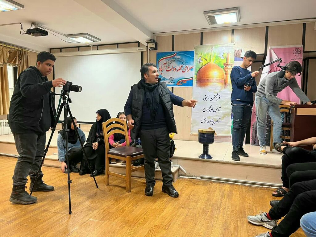 قهرمان محله | آموزشگاه بازیگری آقای کارگردان از معلولان هنرپیشه می‌سازد 