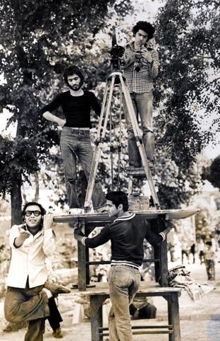 اینفو گرافی | ۵۵ سال حضور مستمر در سینما، کهنه کارترین فیلمبردار سینمای ایران را بشناسیم