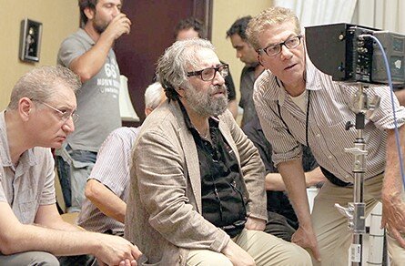 اینفو گرافی | ۵۵ سال حضور مستمر در سینما، کهنه کارترین فیلمبردار سینمای ایران را بشناسیم