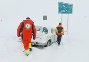 ببینید | سقوط هولناک بهمن در محور سروآباد - اورامان | ۸۰ خودرو در برف گرفتار شدند