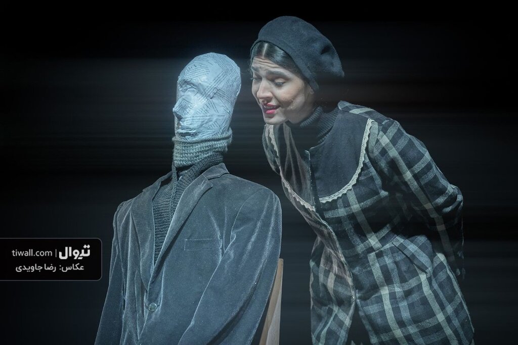 نمایشهای روی صحنه| هیتلر و کمونیسم و چند نمایش عروسکی