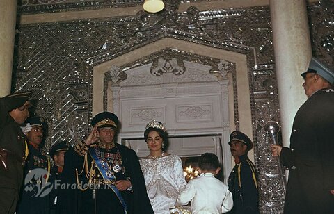 آلبوم نایاب از عروسی مجلل فرح و شاه پهلوی
