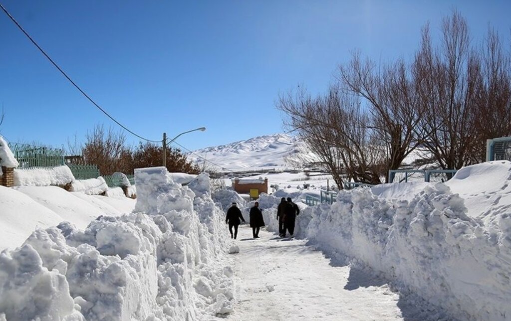 نماینده مجلس: بدون دستگاه «برف‌خور» نمی‌توان راه‌های کوهرنگ را باز کرد | ارتباط بعضی از روستاهای استان  ۶ ماه در سال با مرکز قطع می‌شود