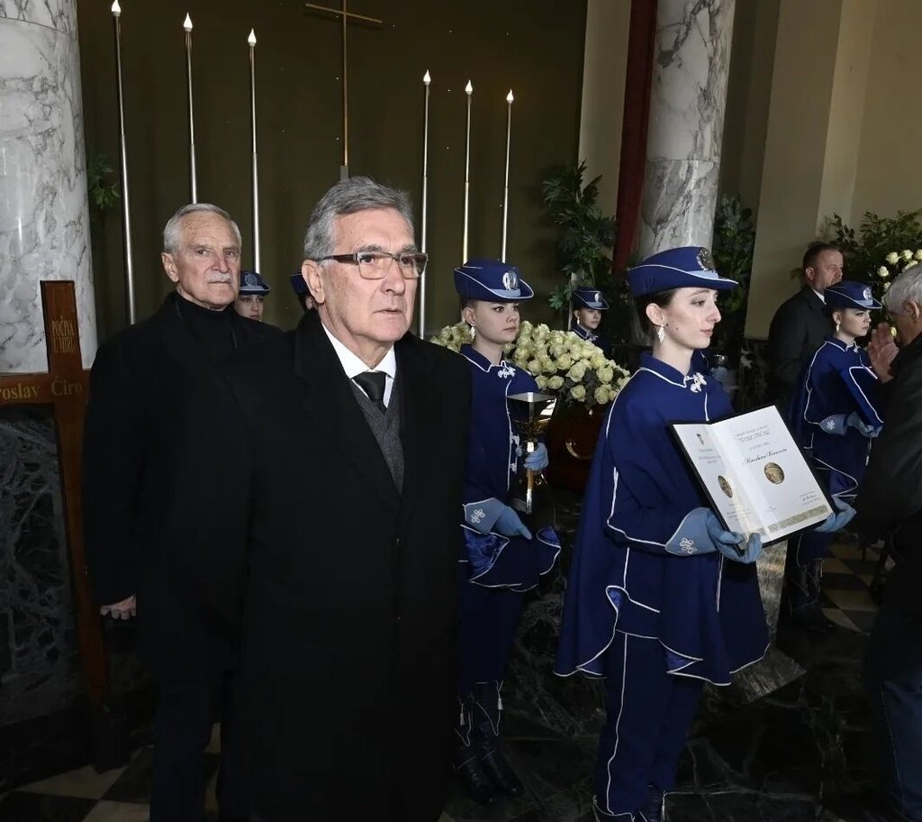 عکس| حضور برانکو در مراسم باشکوه خاکسپاری بلاژویچ | مقامات دولتی کرواسی برای بدرقه چیرو آمدند