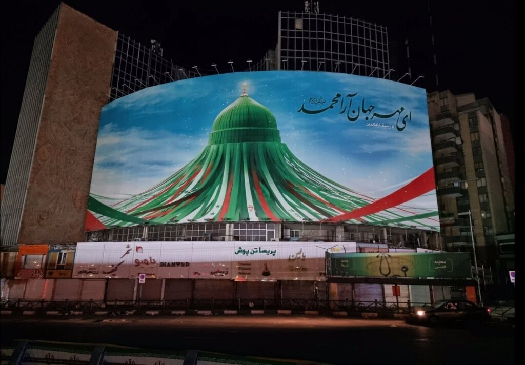 عکس | تغییر دیوارنگاره میدان ولیعصر تهران | طرح جدید چیست؟