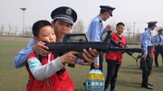 ببینید | آموزش کار با اسلحه به کودکان چینی در مدارس | سرعت بچه‌های چینی را ببینید!