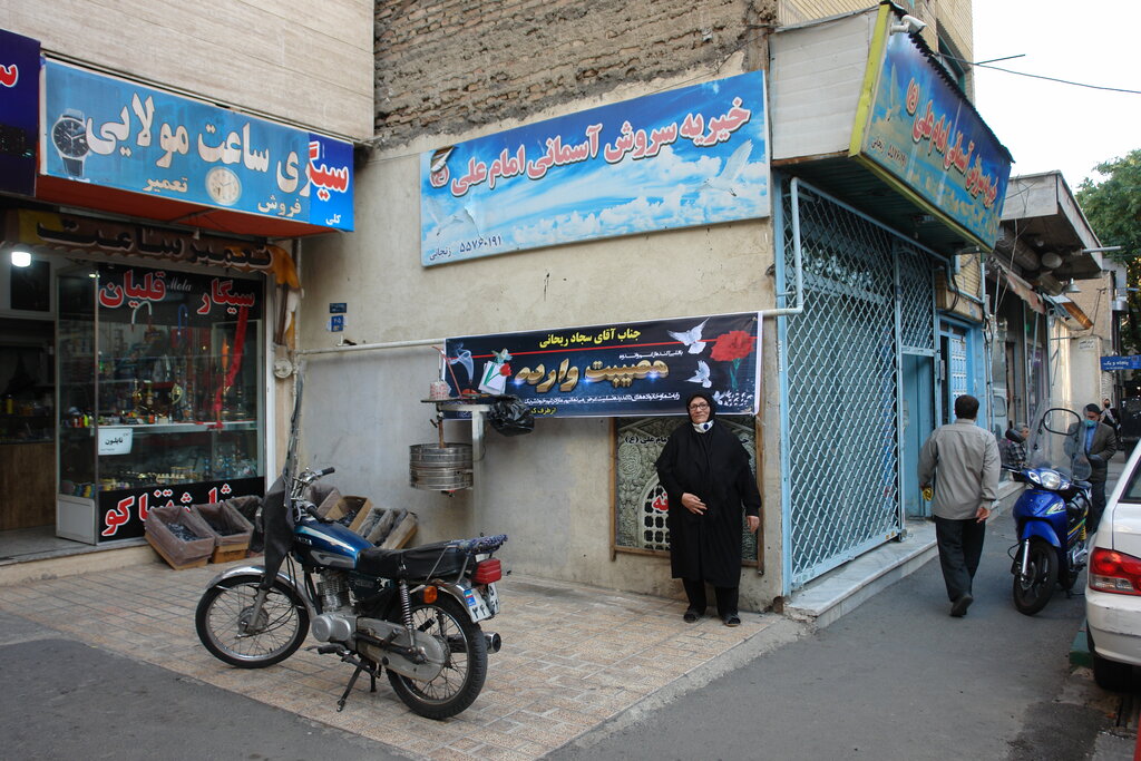 بدهیهایی که روی یخ مینوشت! | شوهرم مخفیانه به محرومان کمک میکرد